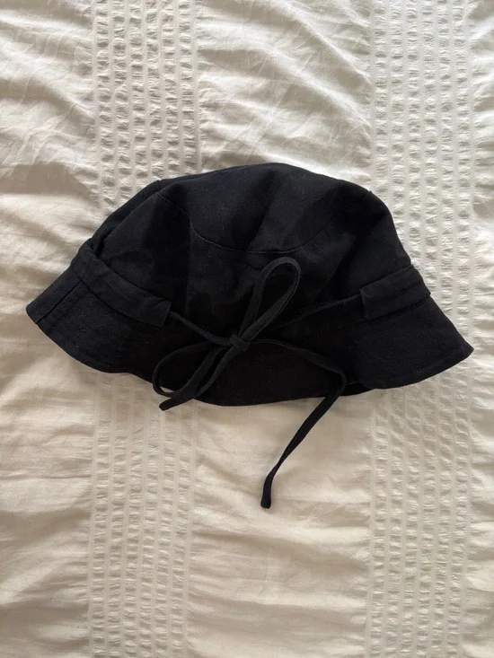 Jacquemus Le Bob Gadjo Black Bucket Hat - Picture 5 of 6